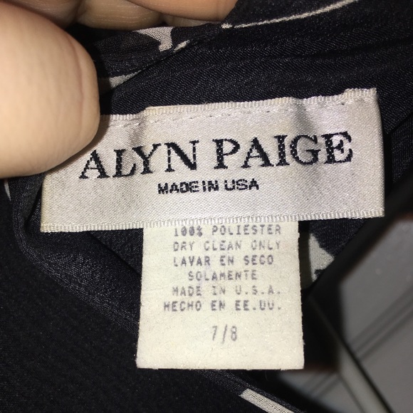 Black dress with white floral pattern - Picture 5 of 5